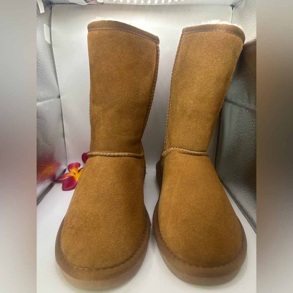 Minnetonka Women's Olympia Pull On Booties - Picture 4 of 8
